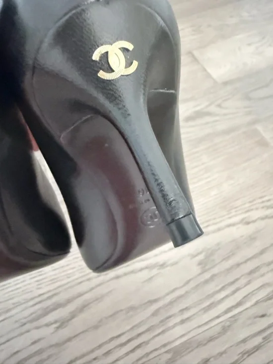CHANEL Leather Cap Toe Logo Back Pumps - Picture 7 of 9